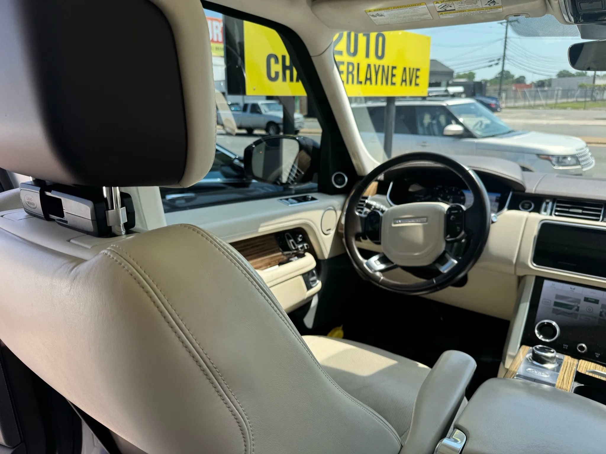 Used 2019 Land Rover Range Rover HSE image 15