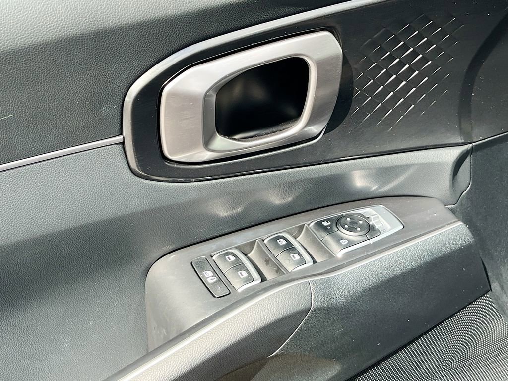Certified 2025 Kia Sorento S image 11