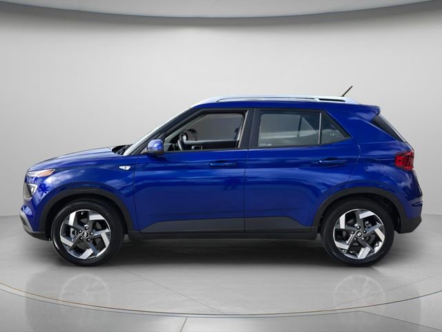 Certified 2025 Hyundai Venue SEL FWD image 2