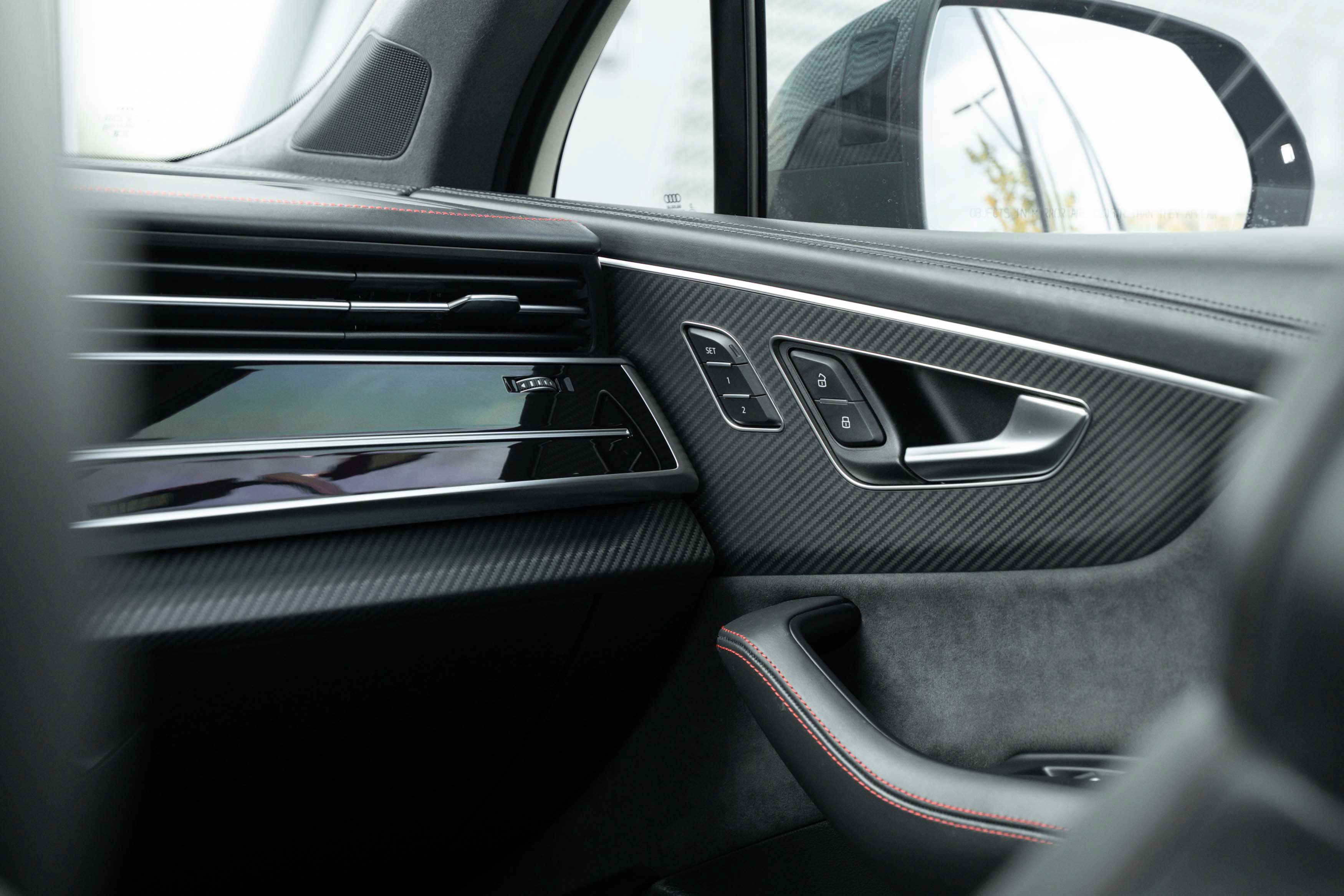 Certified 2025 Audi SQ7 Prestige AWD/4WD image 17