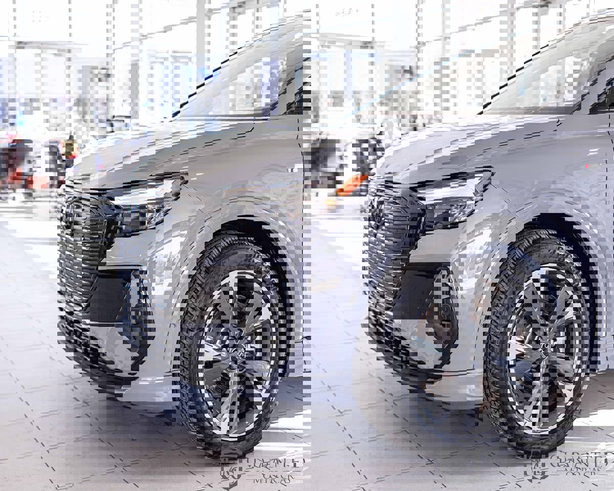 Used 2024 Audi Q4 e-tron Premium Plus w/ Premium Plus image 5