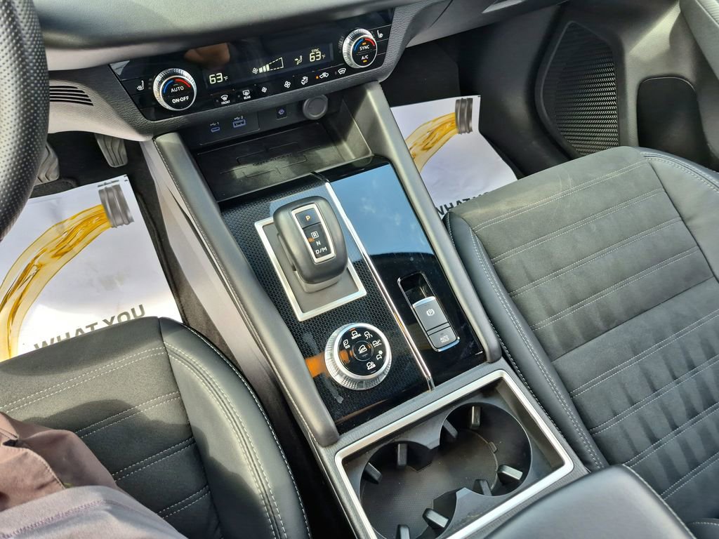 Used 2022 Mitsubishi Outlander SE image 15