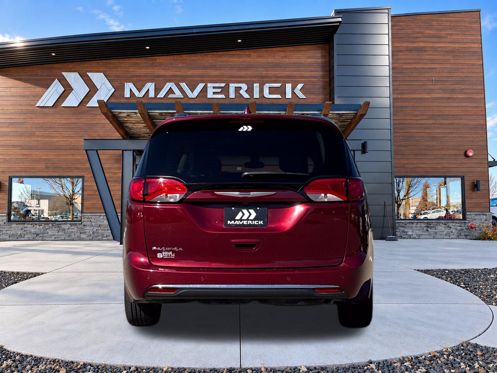 Used 2020 Chrysler Pacifica Touring-L Plus w/ Tire & Wheel Group FWD image 9