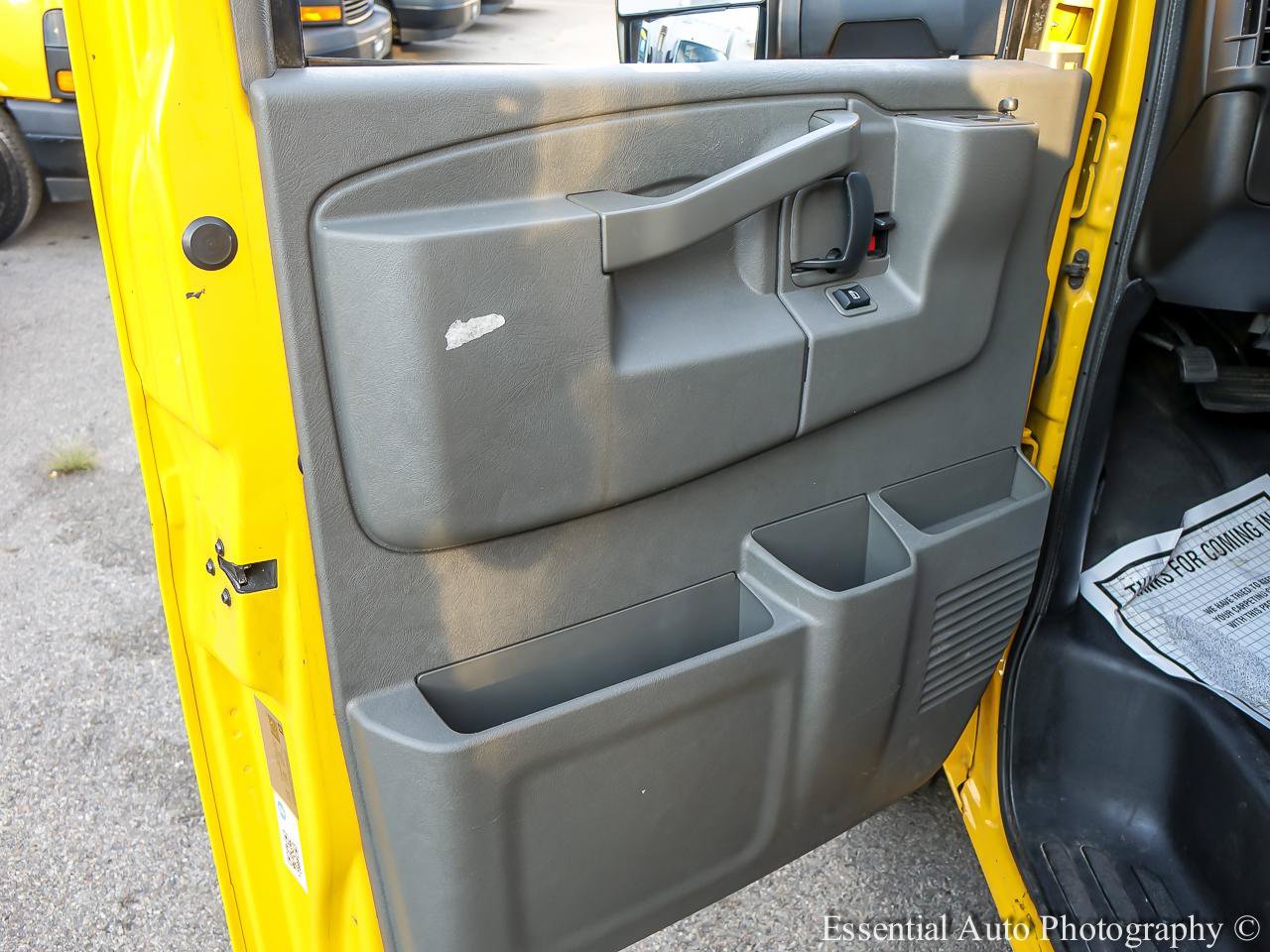 Used 2021 GMC Savana 3500 Extended w/ Power Convenience Package RWD image 15