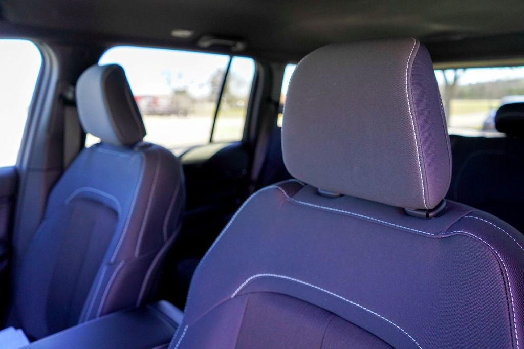 New 2026 Jeep Grand Cherokee Laredo RWD image 11