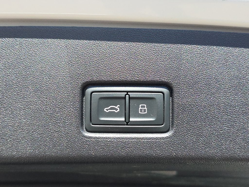 Used 2023 Audi Q4 e-tron Premium Plus w/ Premium Plus AWD/4WD image 16