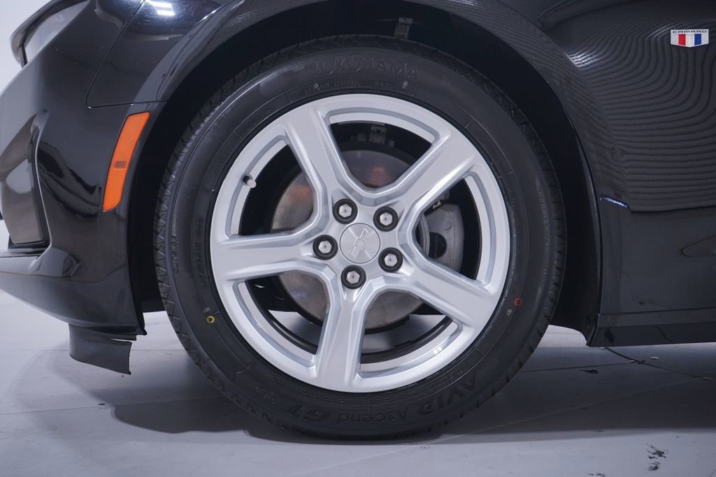 Used 2023 Chevrolet Camaro LT image 2
