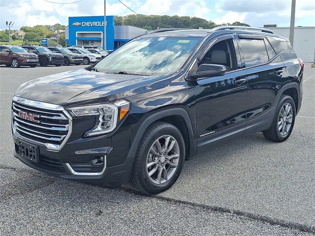 Certified 2022 GMC Terrain SLT w/ Infotainment Package II image 6