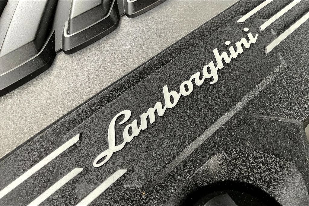 Used 2019 Lamborghini Urus AWD/4WD image 30