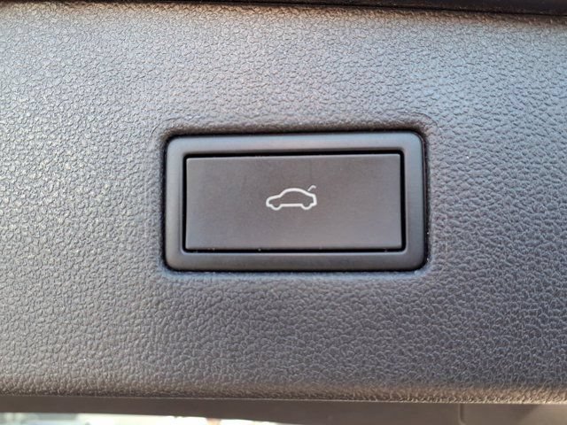 Used 2024 Volkswagen Tiguan SEL R-Line AWD/4WD image 28