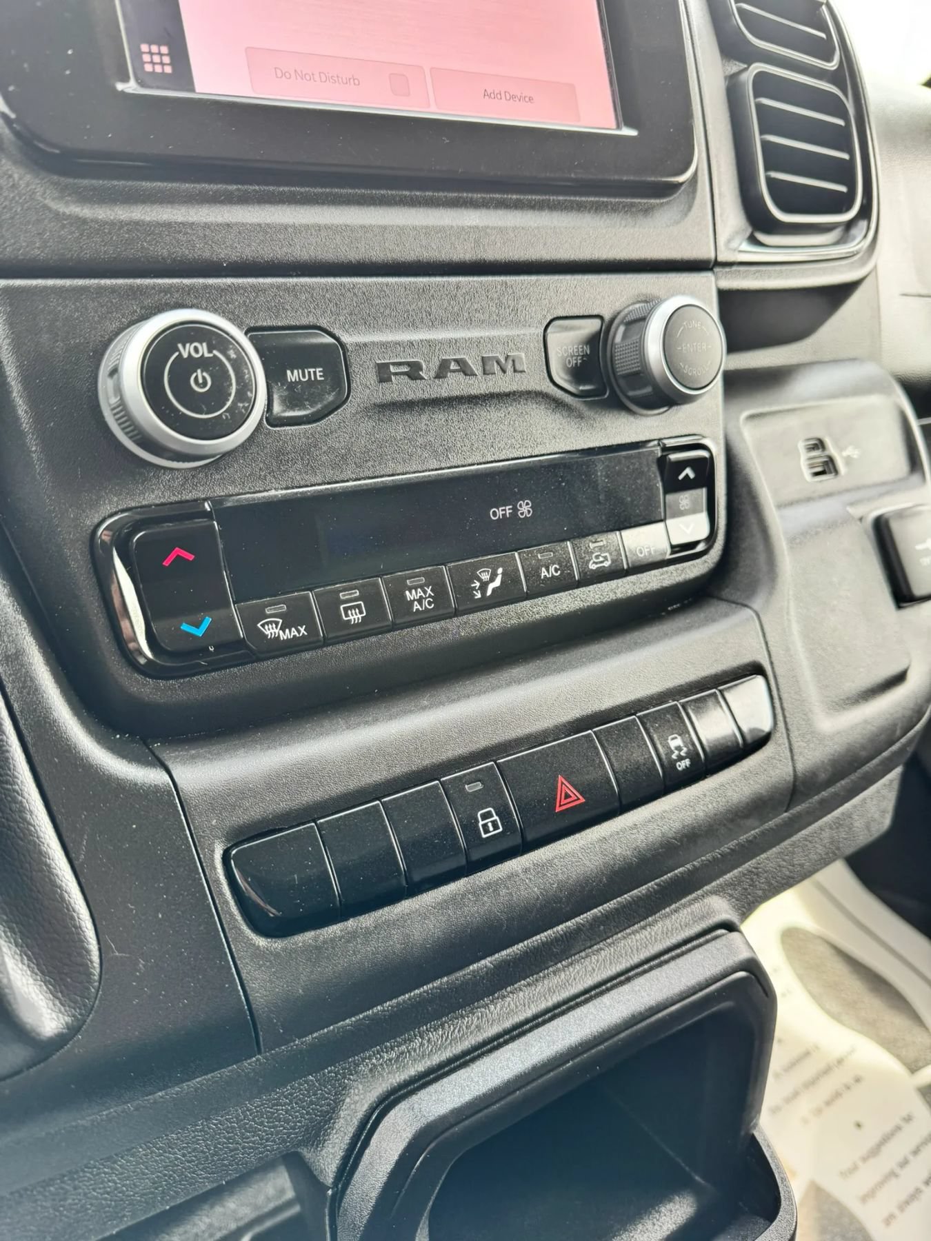 Used 2025 RAM ProMaster 2500 w/ Convenience Group FWD image 20