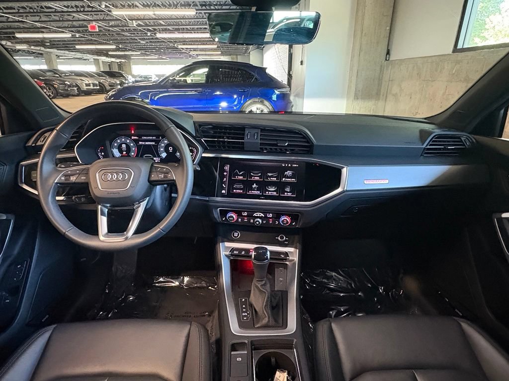 Used 2025 Audi Q3 2.0T Premium Plus w/ Premium Plus Package AWD/4WD image 16