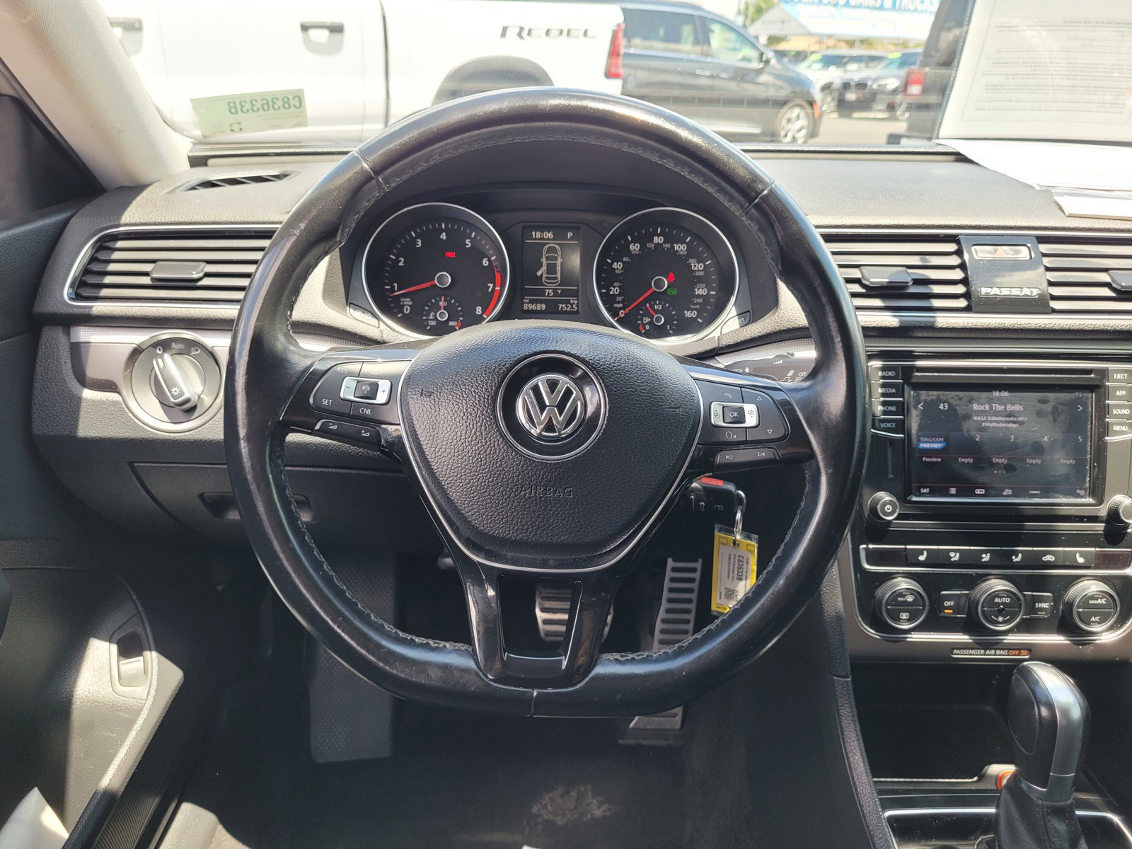 Used 2018 Volkswagen Passat 2.0T S FWD image 15