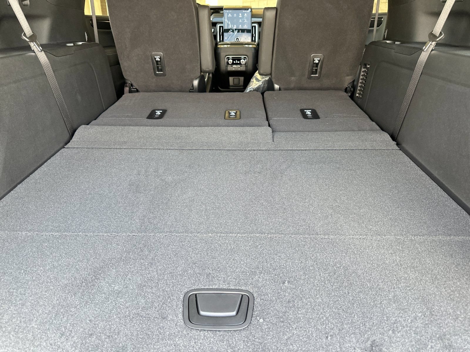 New 2026 GMC Yukon XL Elevation w/ Elevation Premium Package AWD/4WD image 16