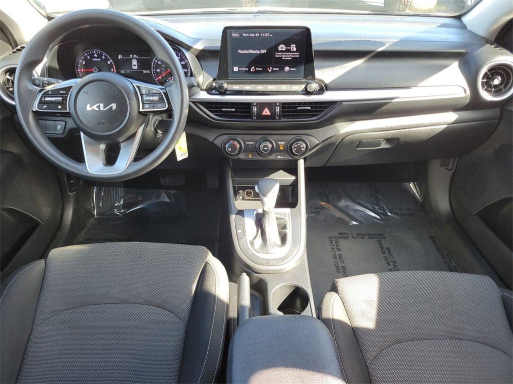 Used 2023 Kia Forte LXS image 9