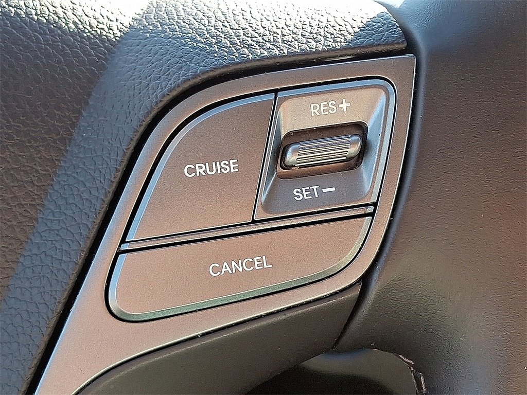 Used 2017 Hyundai Santa Fe SE image 25