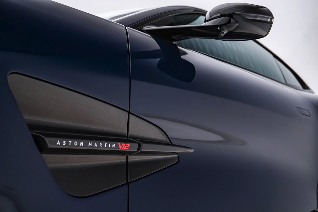 New 2025 Aston Martin Vanquish image 6