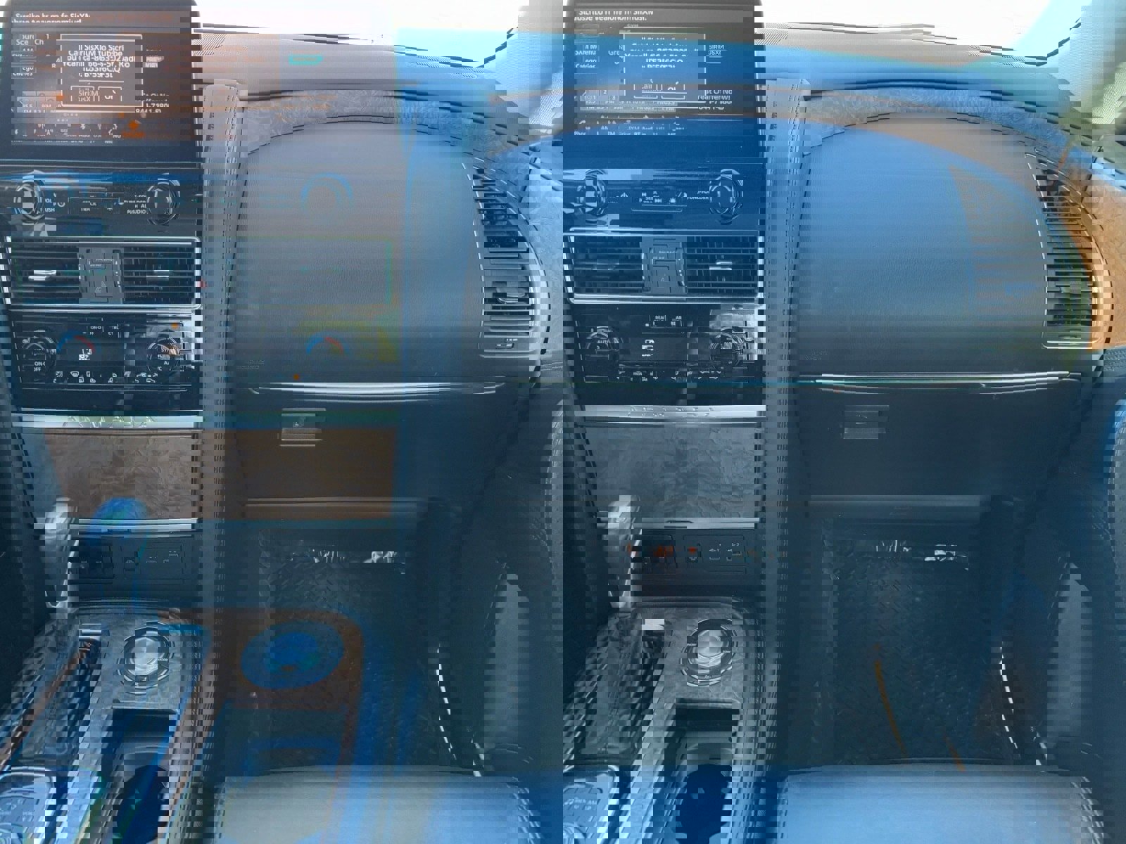 Used 2021 Nissan Armada SL w/ Captain's Chairs Package image 17