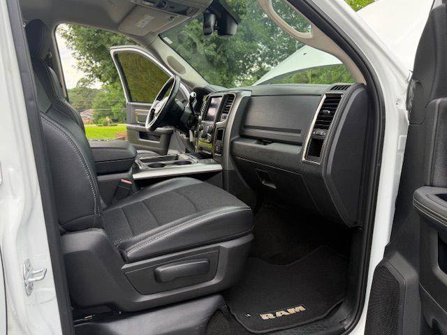 Used 2018 RAM 2500 Big Horn w/ Sport Appearance Group image 20