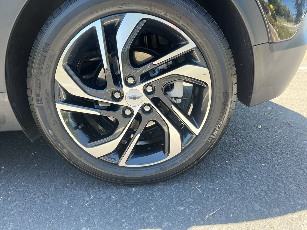 Used 2023 Chevrolet Bolt LT w/ Infotainment Package FWD image 12