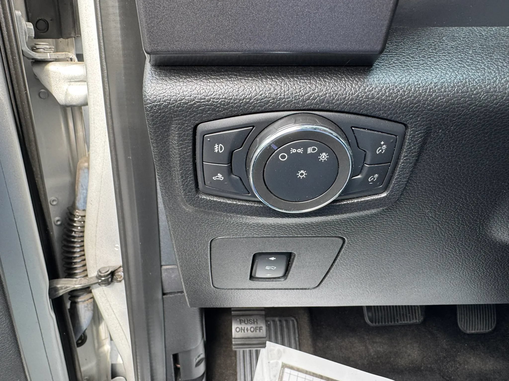 Used 2015 Ford F150 XLT w/ Equipment Group 302A Luxury AWD/4WD image 27