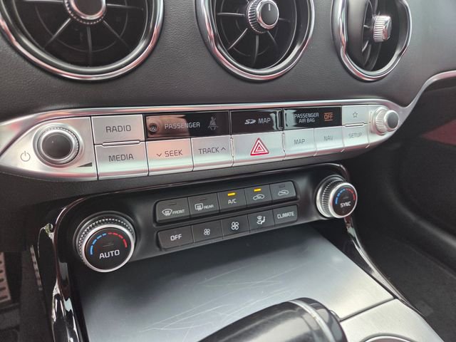 Used 2020 Kia Stinger GT1 RWD image 17