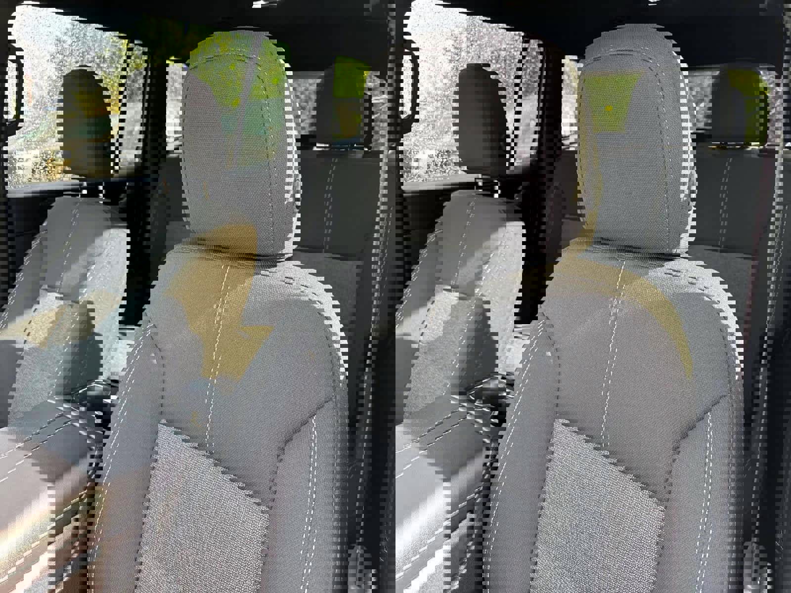 Used 2025 GMC Acadia Elevation image 16