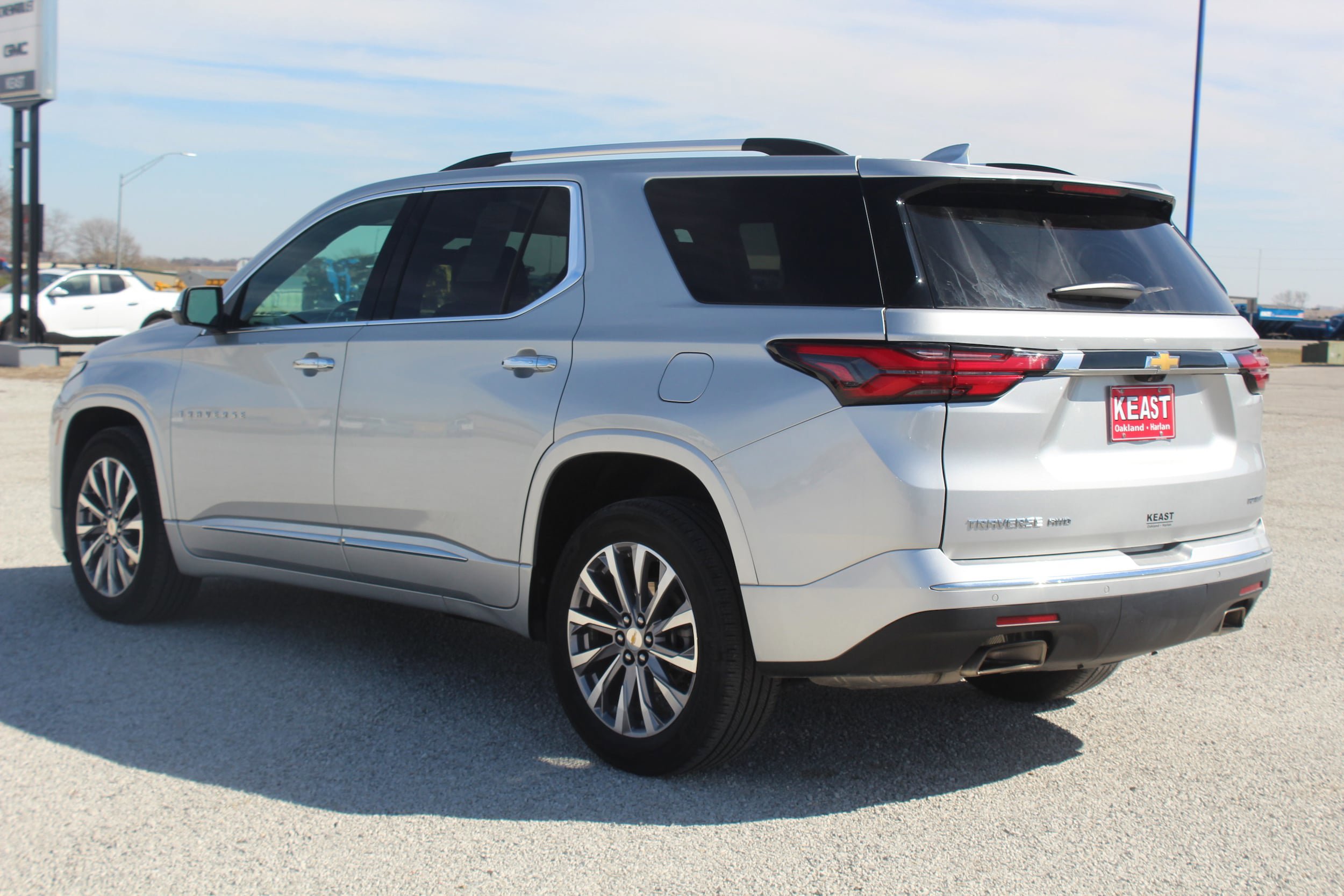 Used 2022 Chevrolet Traverse Premier w/ LPO, Floor Liner Package AWD/4WD image 7