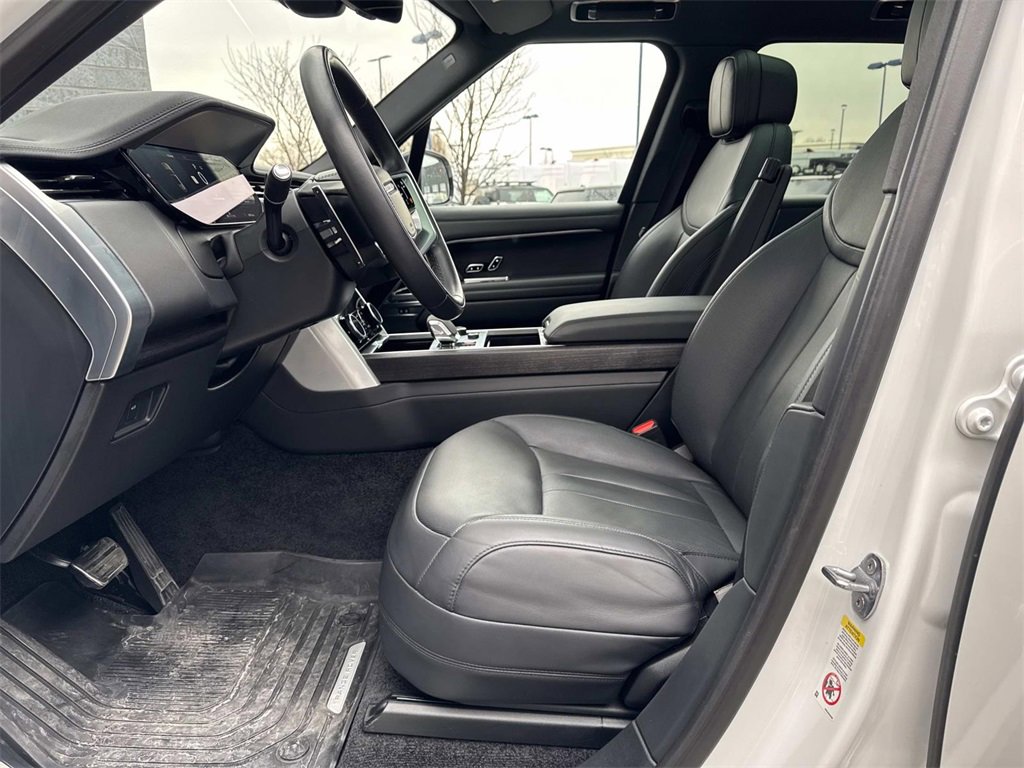 Used 2023 Land Rover Range Rover SE image 20