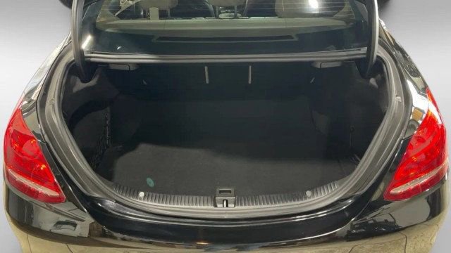 Used 2018 Mercedes-Benz C 300 Sedan image 9