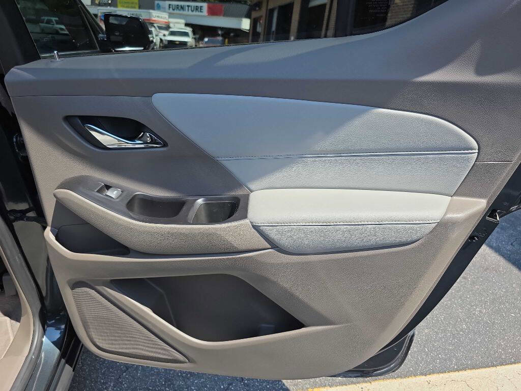 Used 2019 Chevrolet Traverse LT image 18