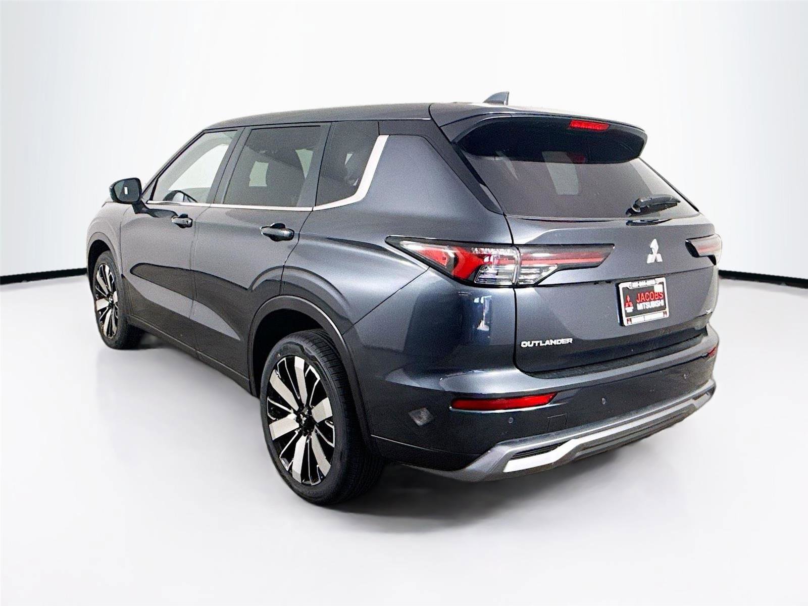 New 2026 Mitsubishi Outlander SE image 27