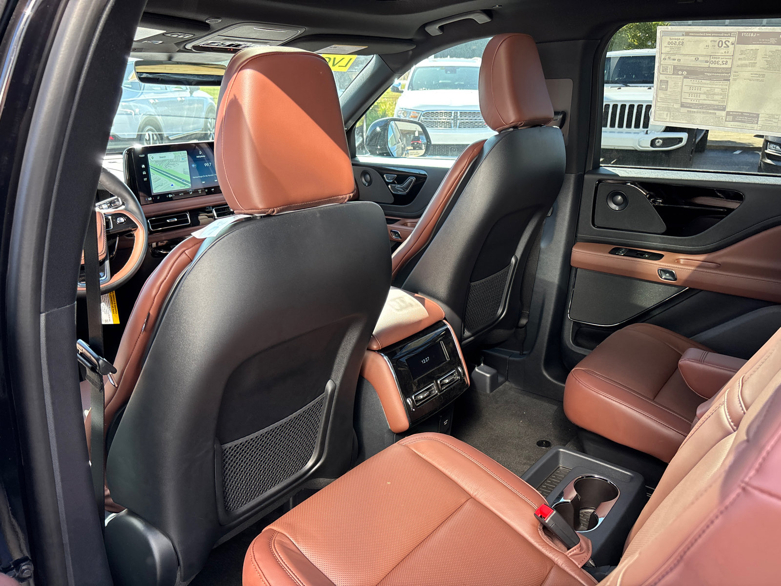 New 2027 Lincoln Aviator Reserve w/ Jet Appearance Package AWD/4WD image 26