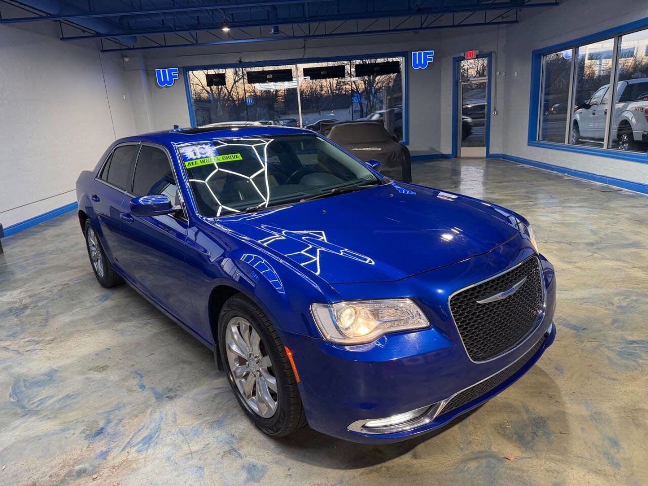 Used 2018 Chrysler 300 Touring L AWD/4WD image 6