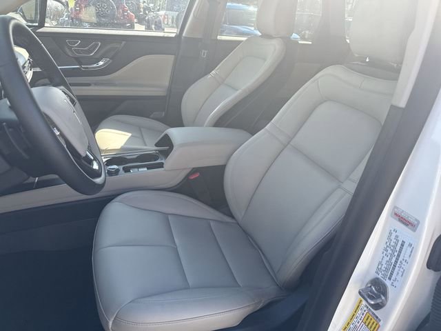 Used 2025 Lincoln Corsair Premiere image 15