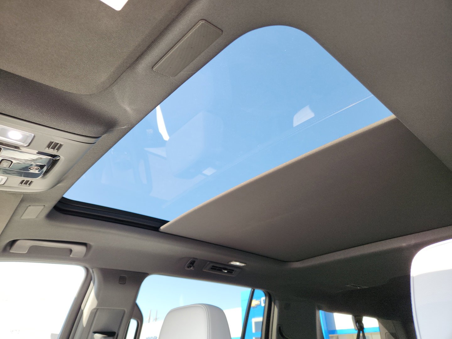 New 2026 Chevrolet Suburban Premier image 19