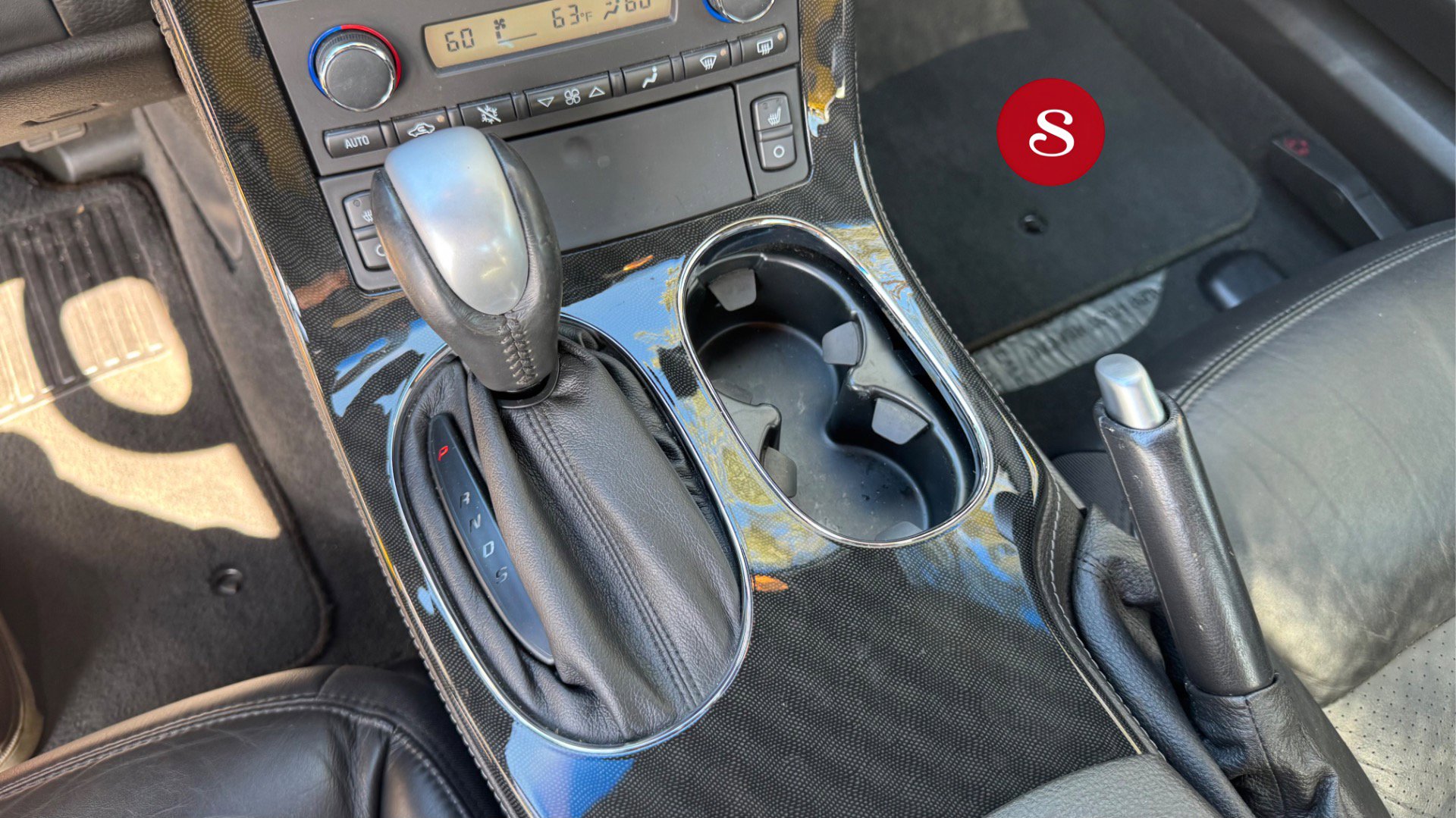 Used 2010 Chevrolet Corvette Convertible w/ Preferred Equipment Group image 16