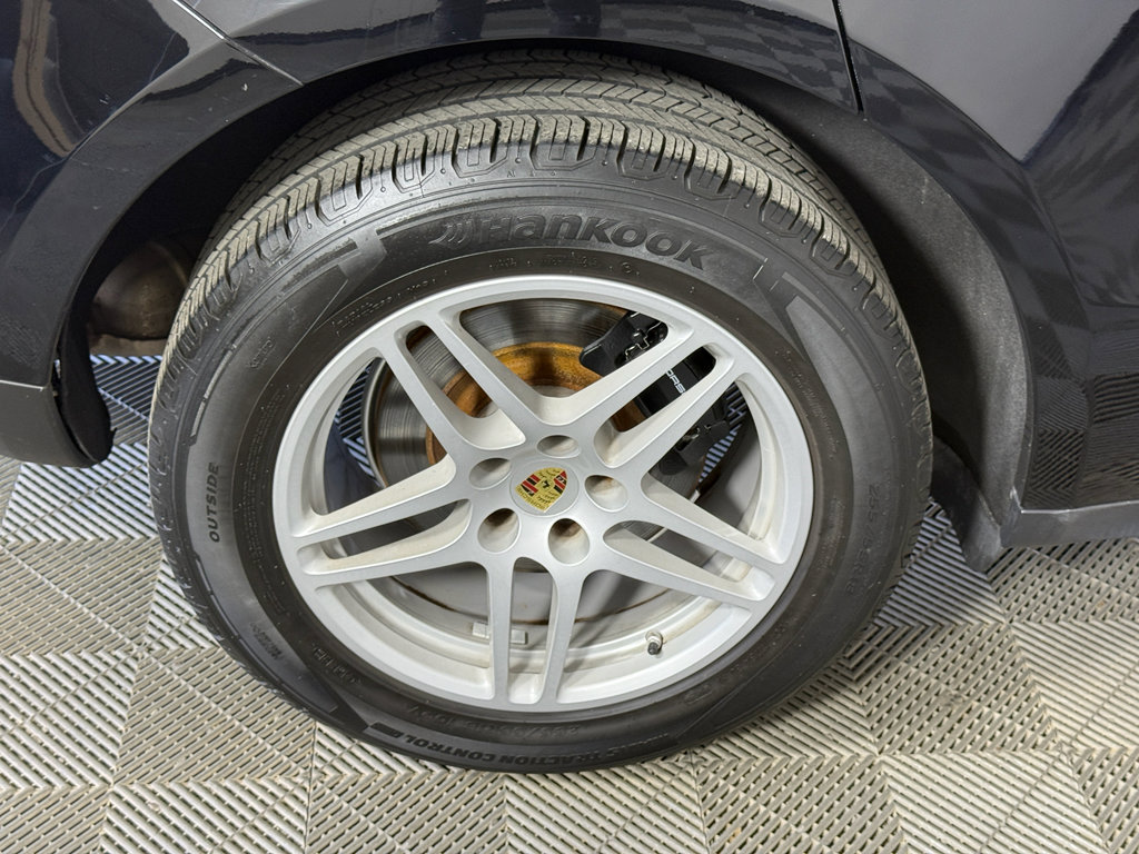 Used 2018 Porsche Macan Base (PDK) image 7