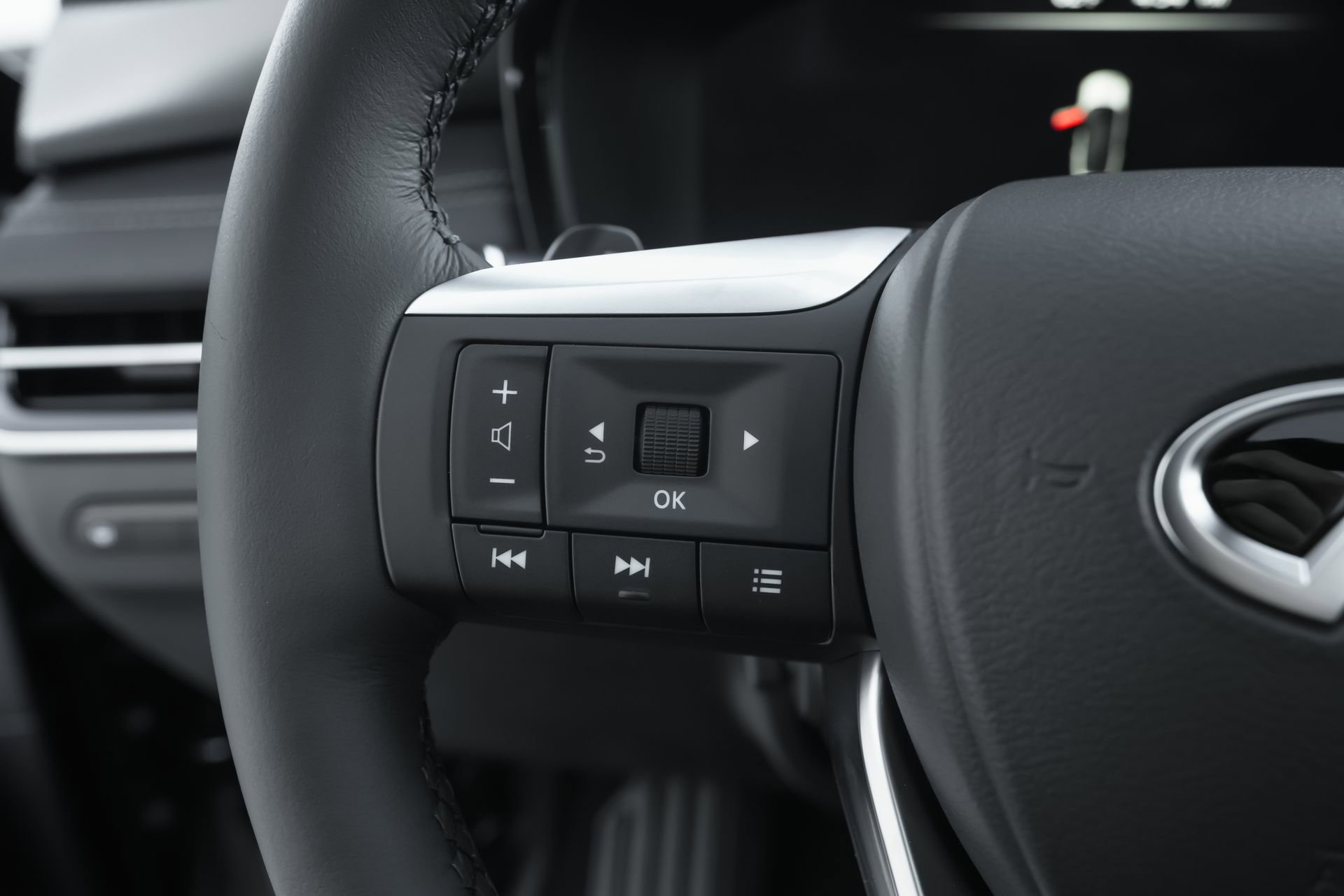 New 2026 INFINITI QX60 Luxe w/ Cargo Package image 15