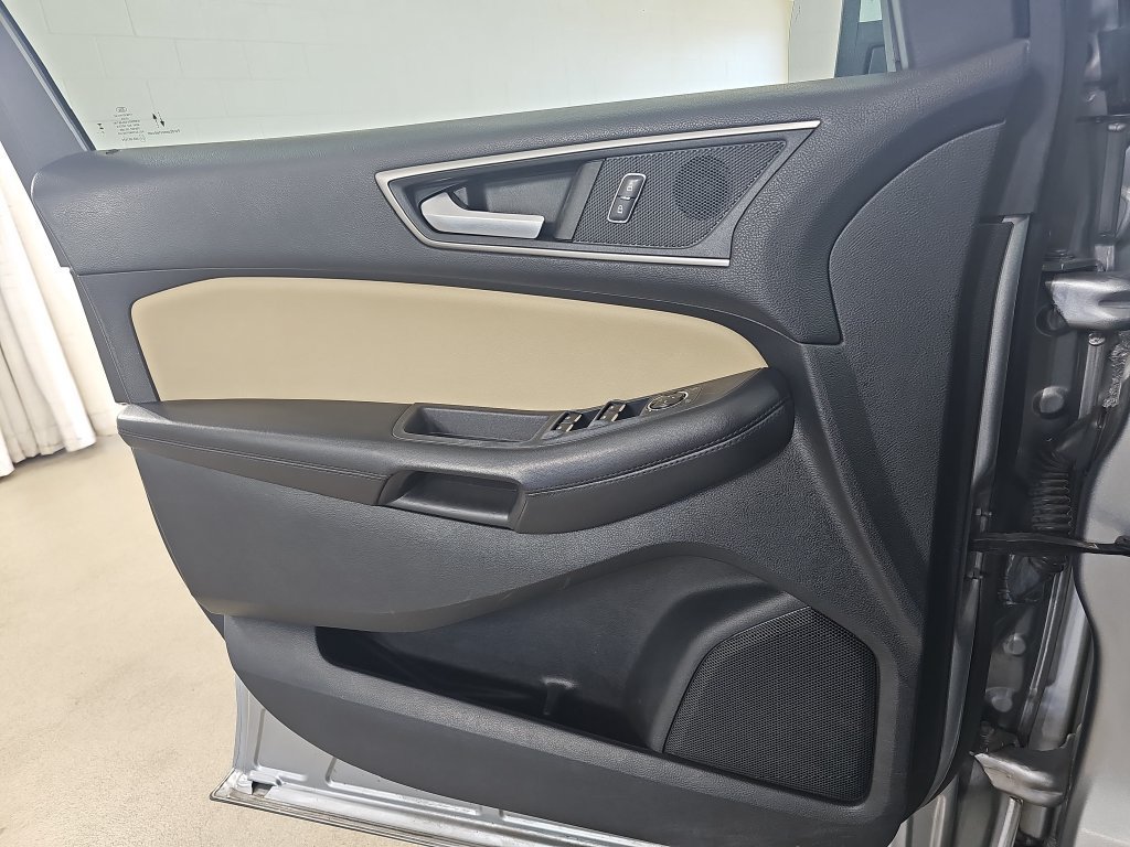 Used 2023 Ford Edge SEL AWD/4WD image 32