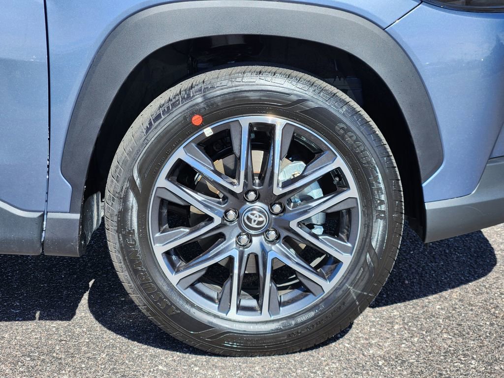 Used 2026 Toyota Corolla Cross XLE w/ Convenience Package image 30