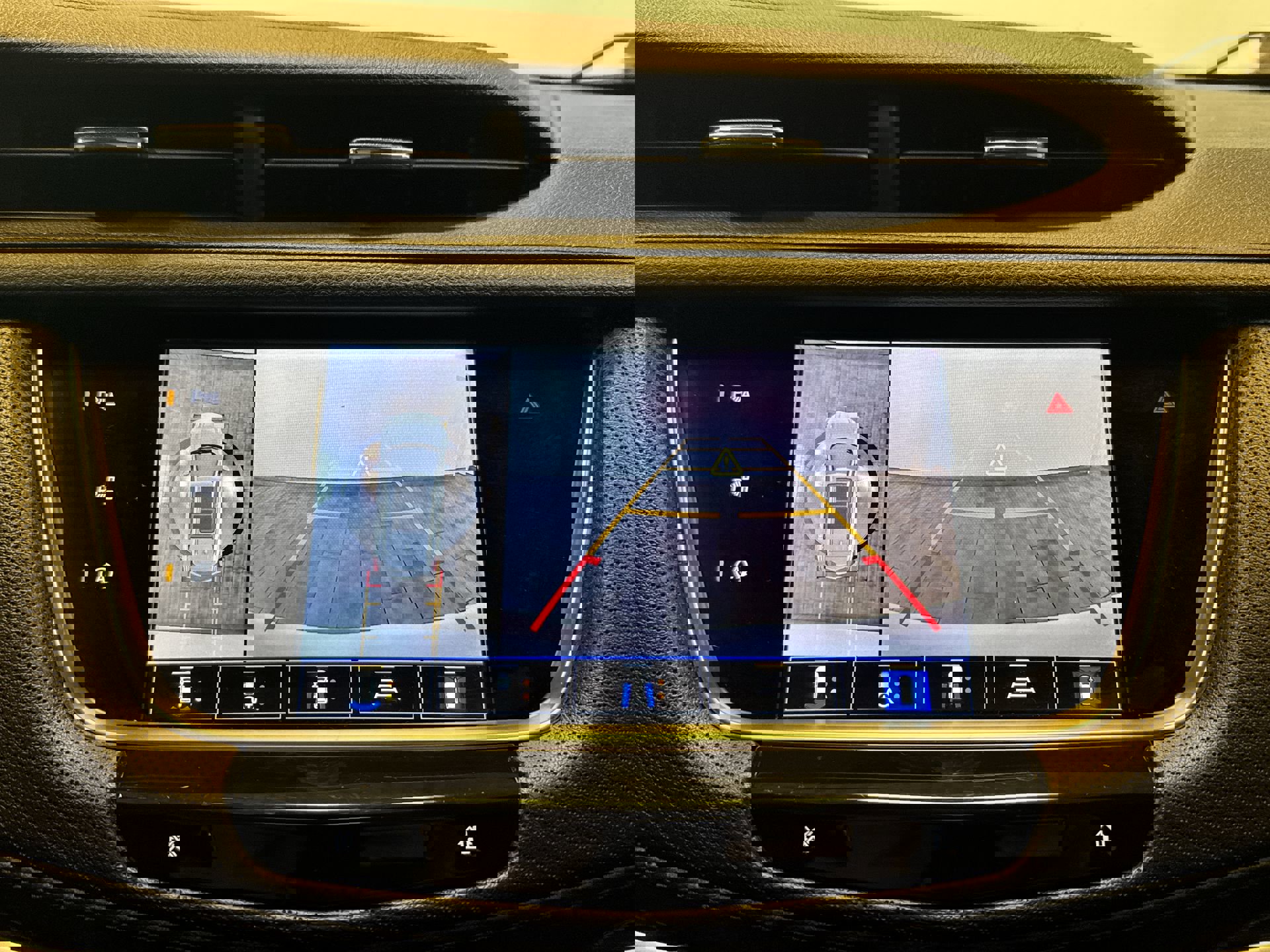 Used 2024 Cadillac XT5 Premium Luxury w/ Technology Package image 16