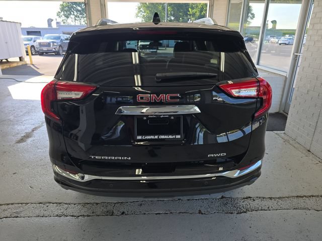 Used 2023 GMC Terrain Denali w/ Denali Premium Package AWD/4WD image 4