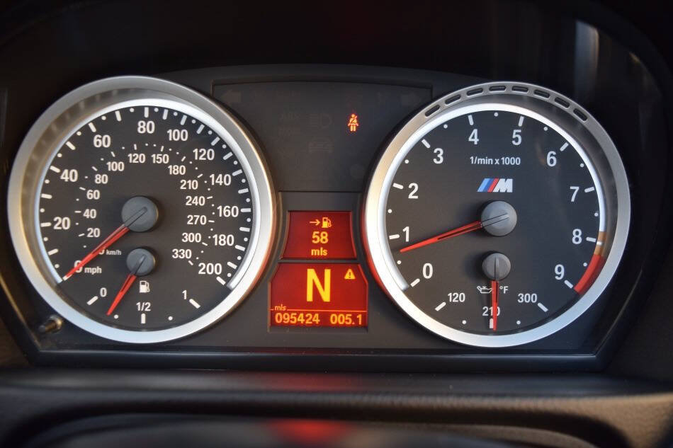 Used 2011 BMW M3 Convertible RWD image 75