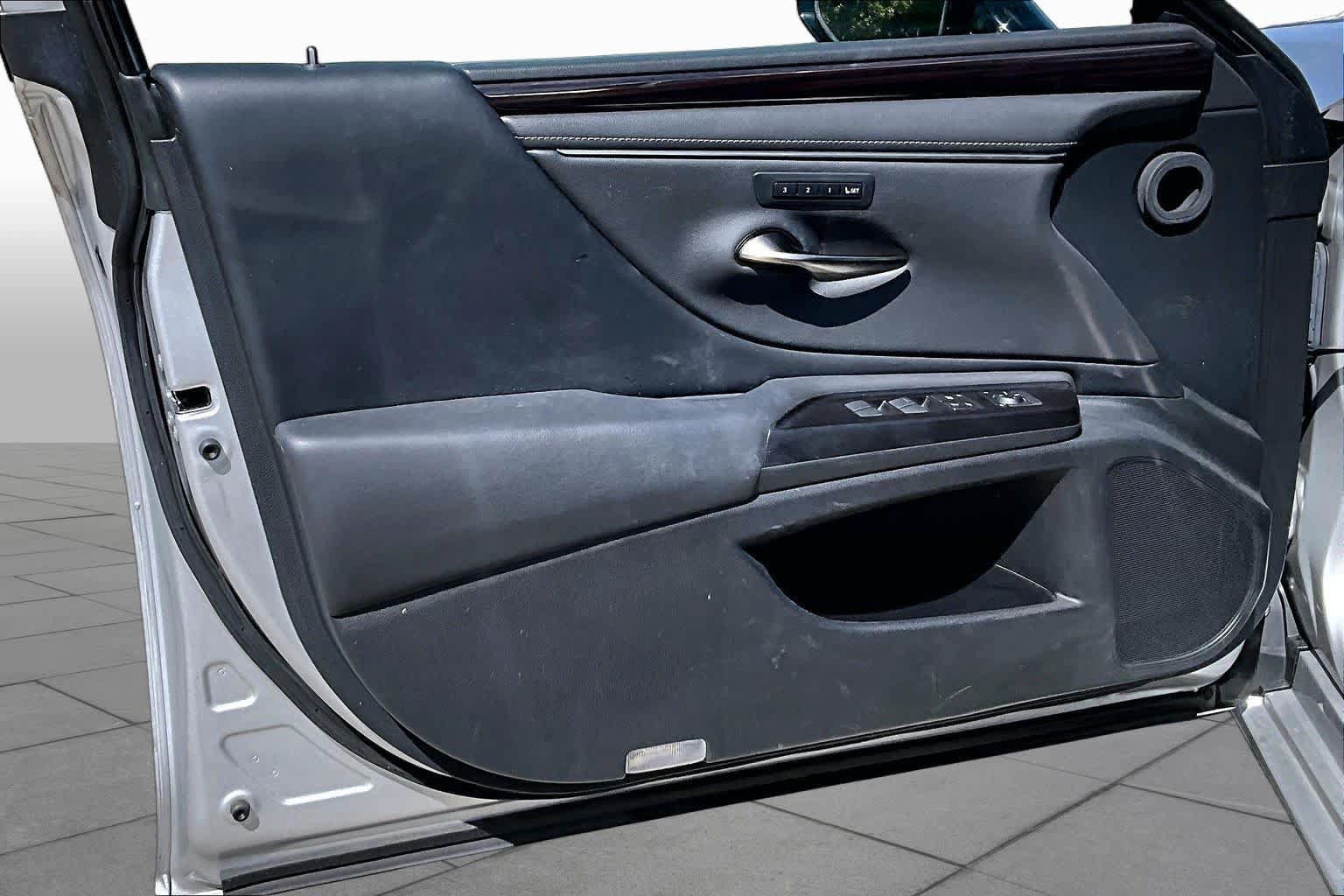 Used 2019 Lexus ES 350 w/ Premium Package FWD image 26