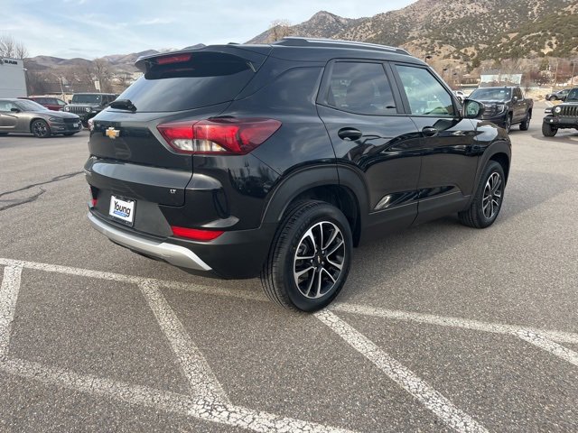 Used 2025 Chevrolet TrailBlazer LT image 3