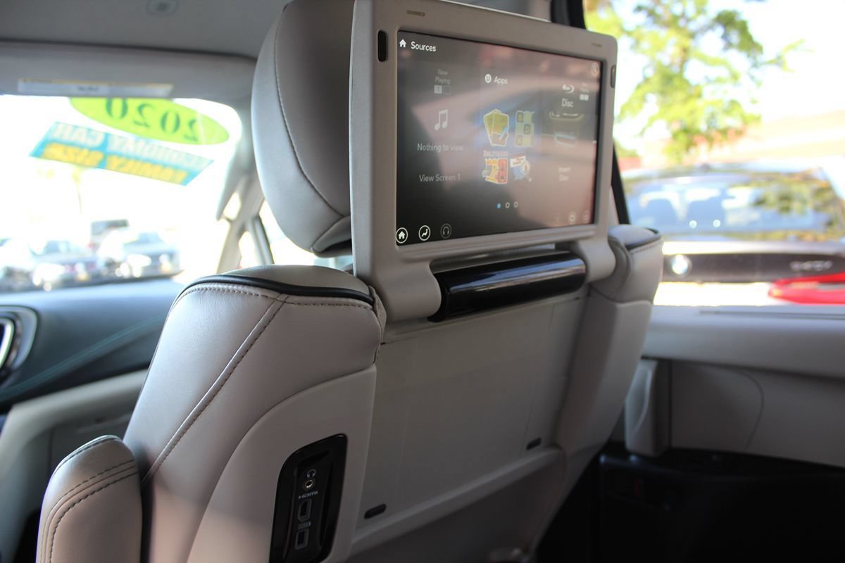 Used 2020 Chrysler Pacifica Limited w/ Advanced Safetytec Group FWD image 37