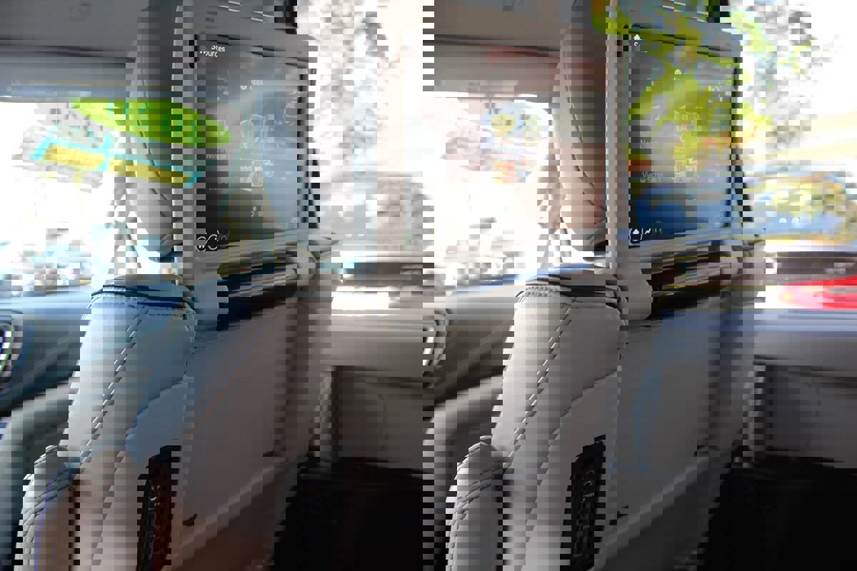 Used 2020 Chrysler Pacifica Limited w/ Advanced Safetytec Group image 37