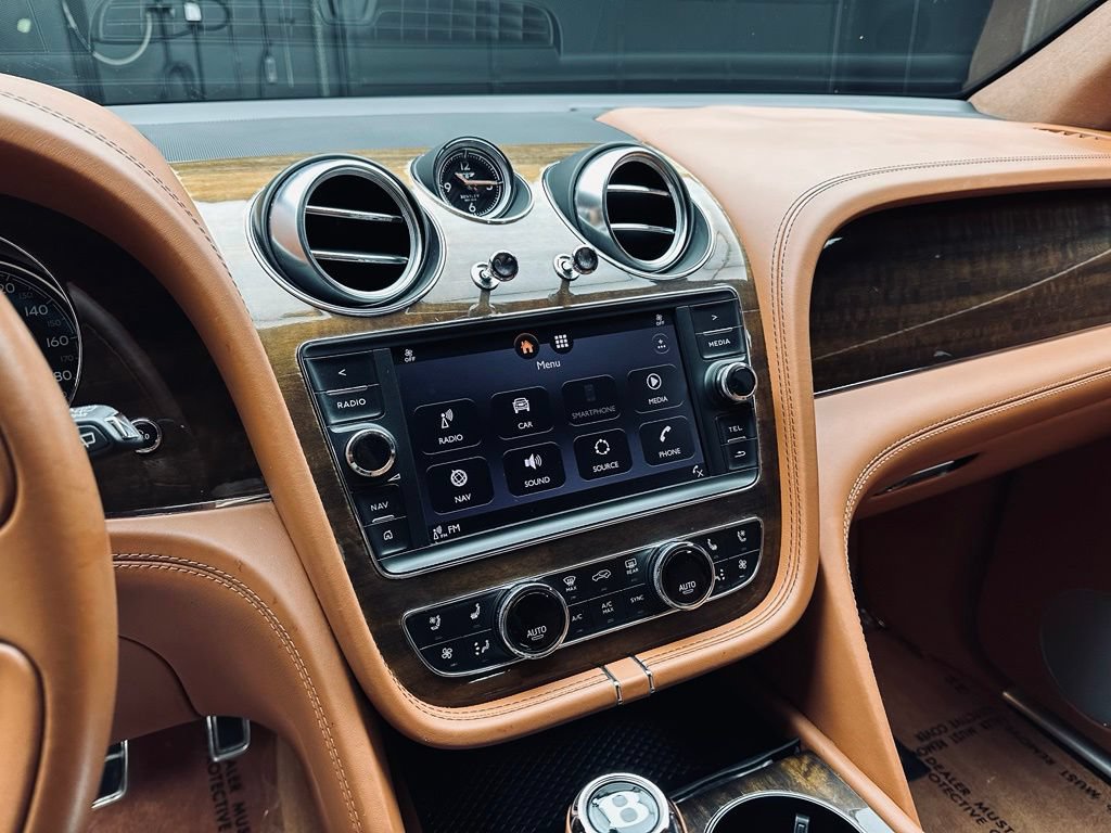 Used 2019 Bentley Bentayga AWD/4WD image 33