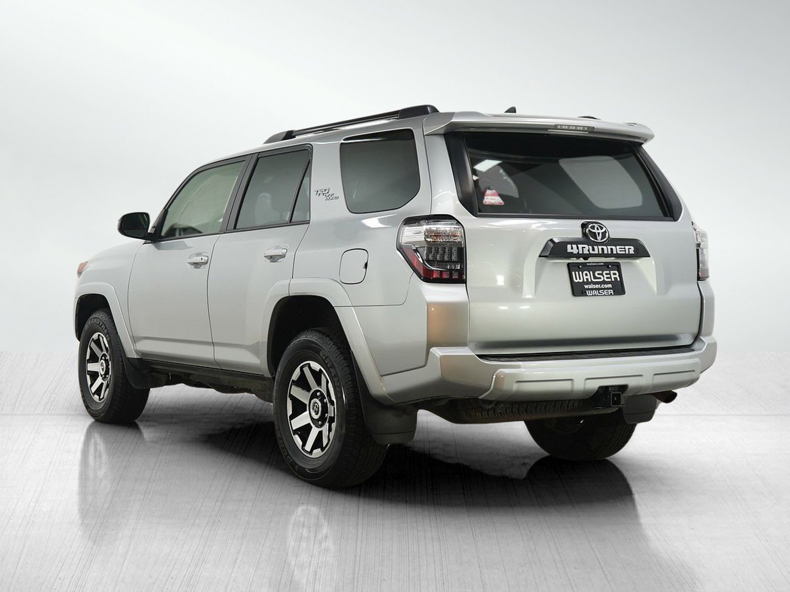 Used 2024 Toyota 4Runner TRD Off-Road image 3